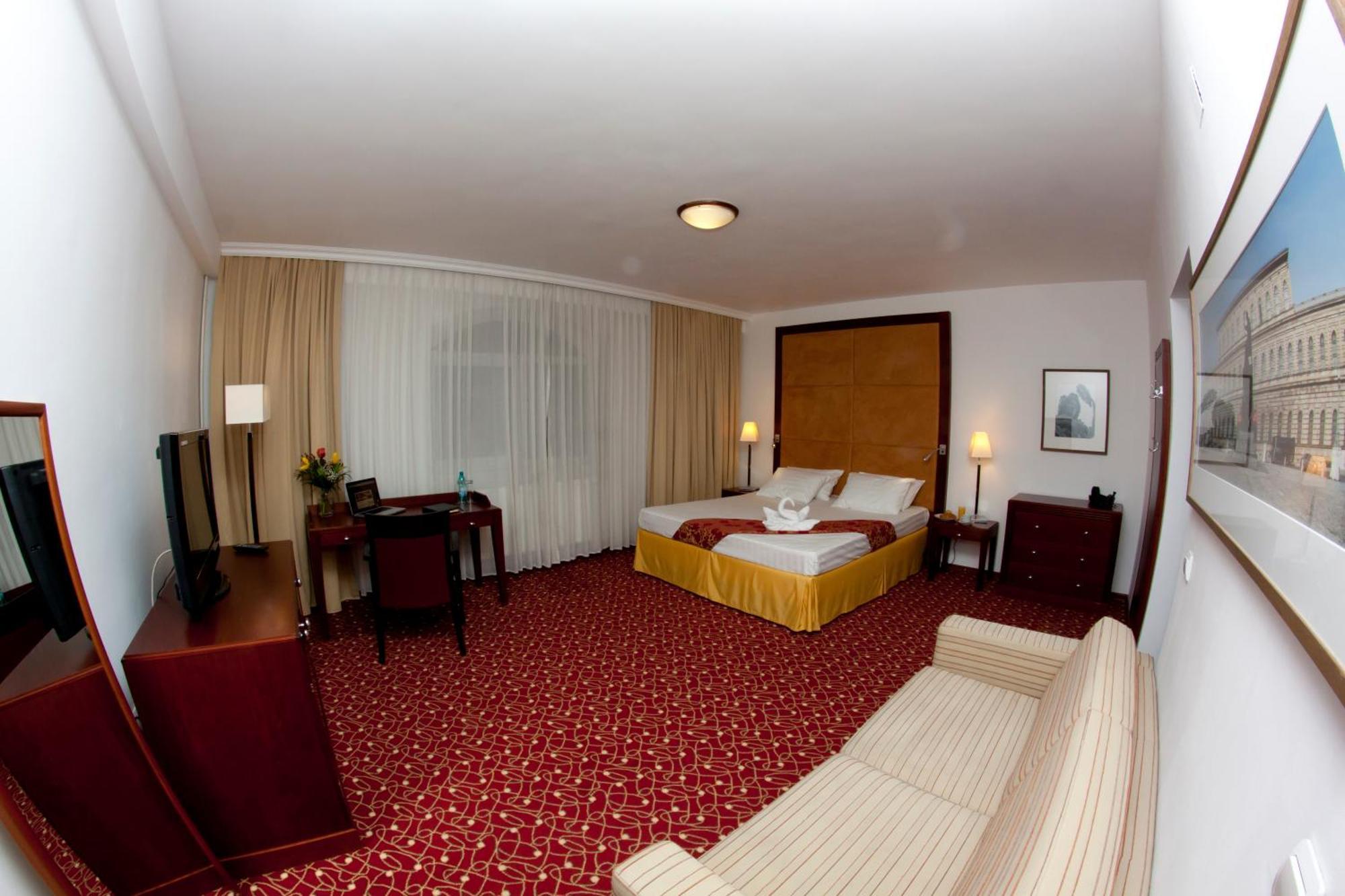 Hotel Visconti Militari 3*